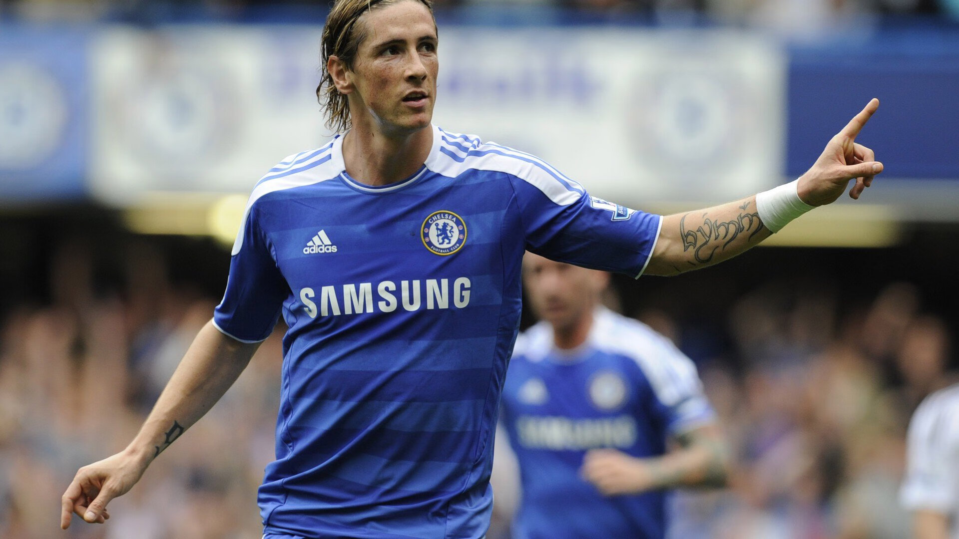 开云体育APP下载-绿茵老鹰展翅斩落辽虎，德甲争冠焦点战的战术启示与东方隐喻